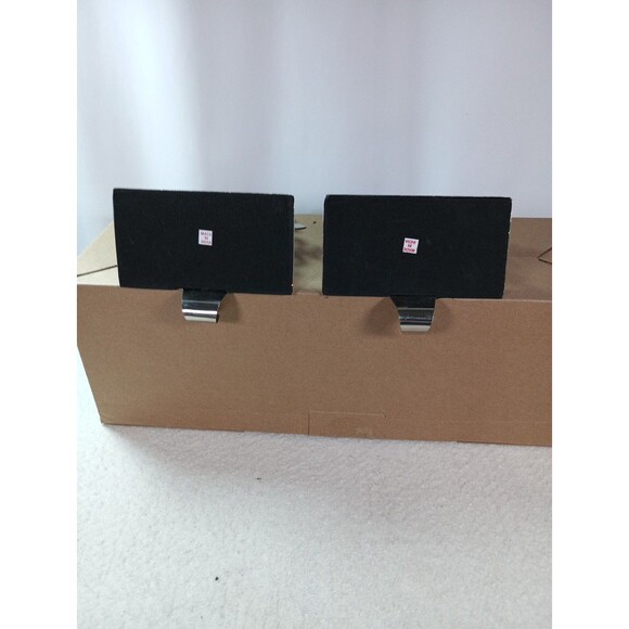 Pair of Silver Snowflake Stocking Holders – Mantelpiece Christmas Decor – Metal - Picture 11 of 13